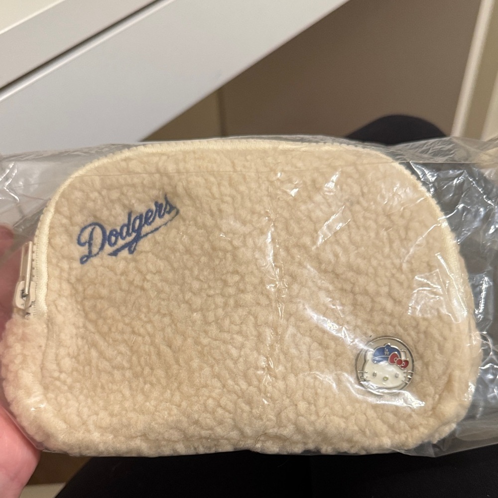 Dodgers x Hello Kitty Cream Sherpa Pouch